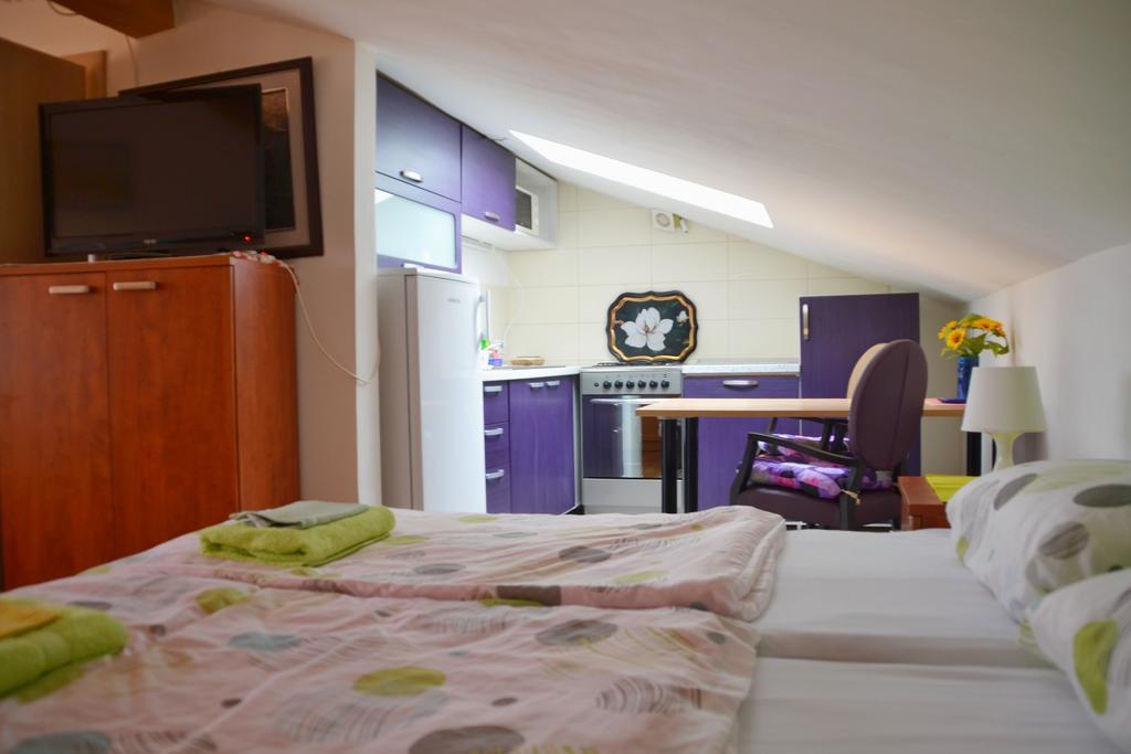 Apartment Antonija With Seaview Риека Экстерьер фото